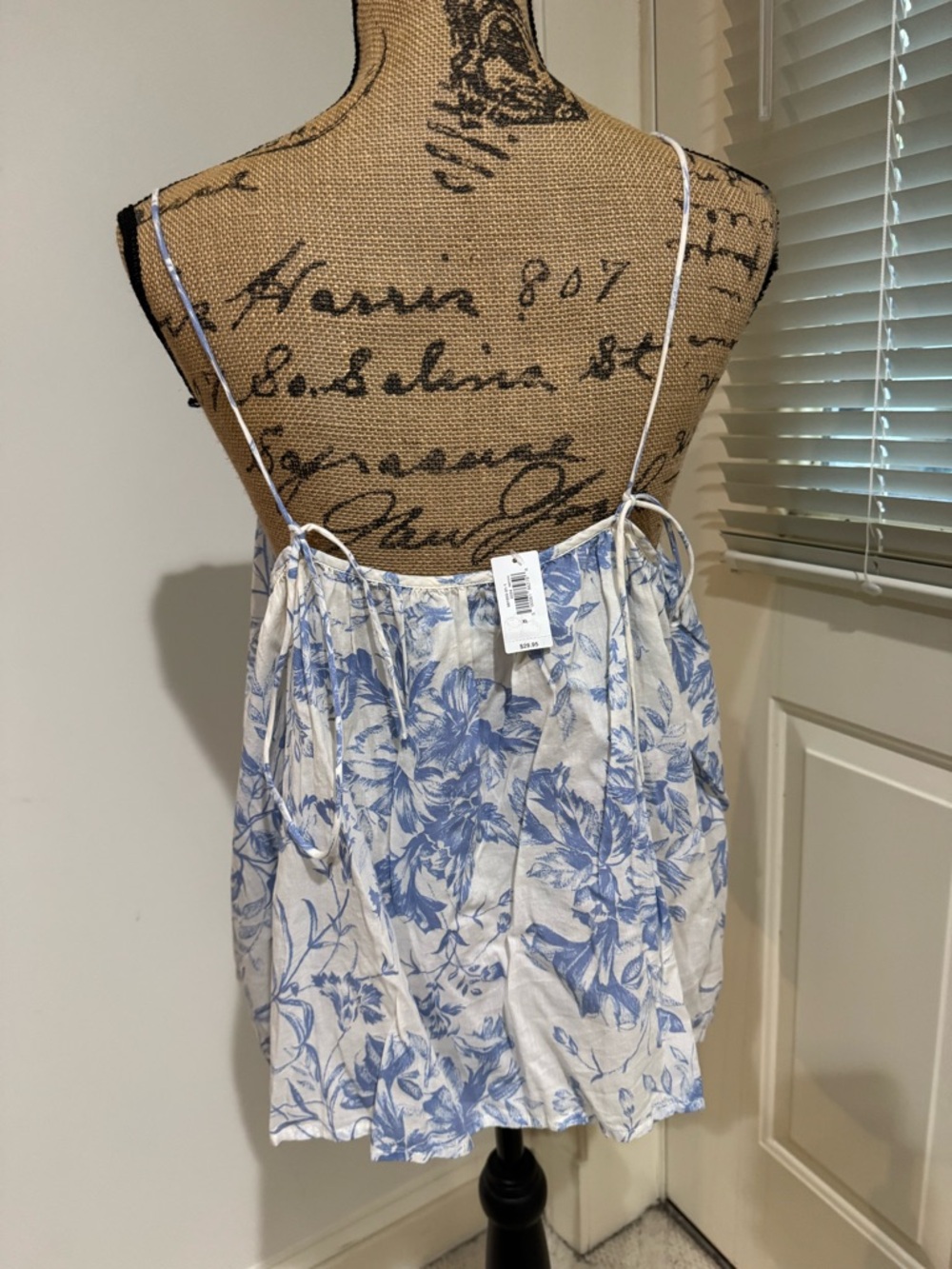 NWT Love by GAP White Camisole with Blue Floral Print size XL - Picture 4 of 12